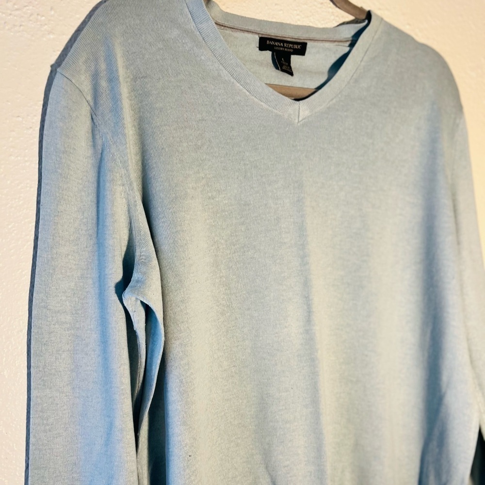 Banana Republic Silk Cashmere Luxury Blend Blue V Neck Long Sleeve Sweater Sz L - Picture 3 of 5